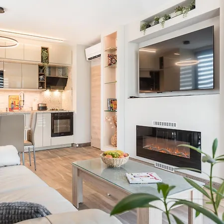 A - Lifestyle * Szent Konstantin és Elena