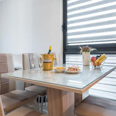 A - Lifestyle Saints Constantine and Helena